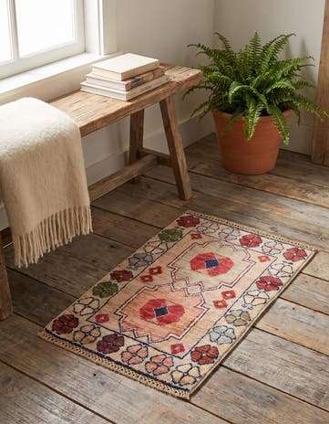 1' 4 x 2' Hand Knotted Ziegler Rug