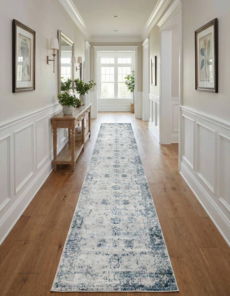 Detail image of 3' 3 x 19' 8 Monaco Runner Rug