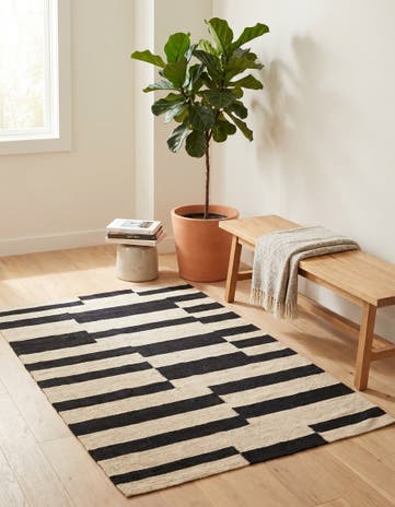 2' 8 x 4' Hand Woven Kilim Modern Wool Rug