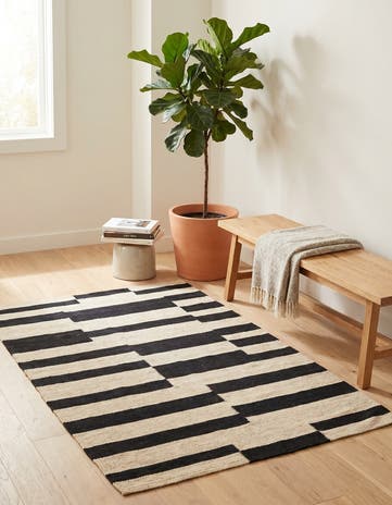 2' 8 x 4' Hand Woven Kilim Modern Wool Rug