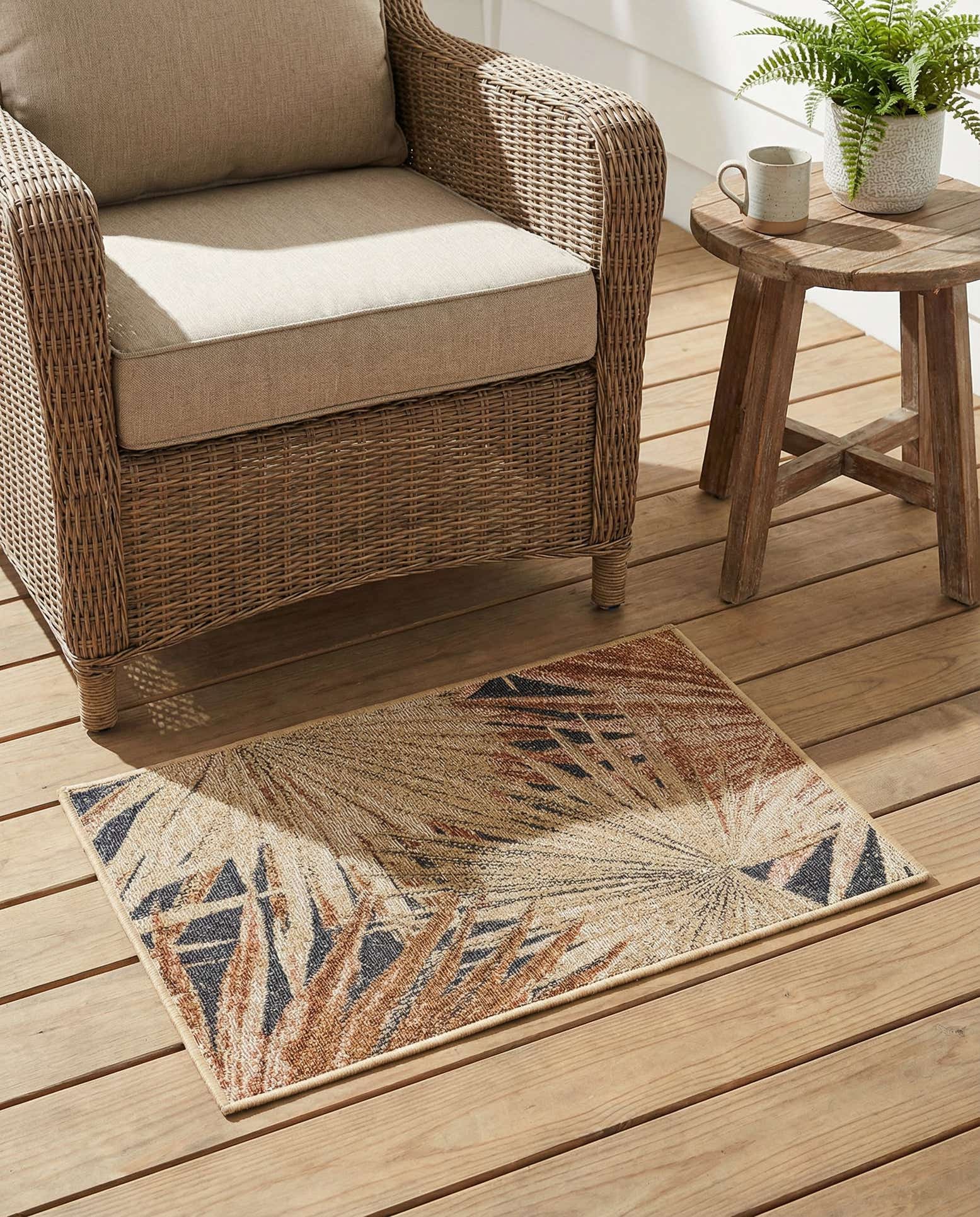 2' x 3' Easy-Clean Botanical Indoor / Outdoor Rug