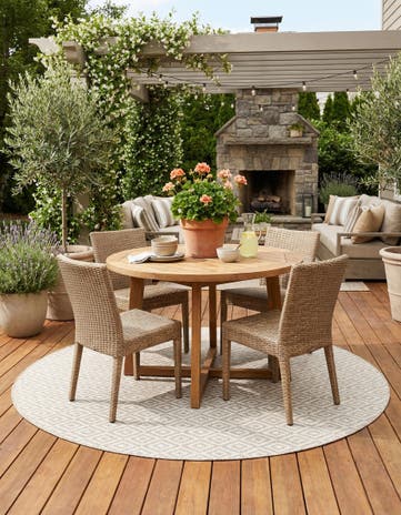 Light Gray Easy-Clean Jill Zarin Costa Rica Indoor / Outdoor Round Rug