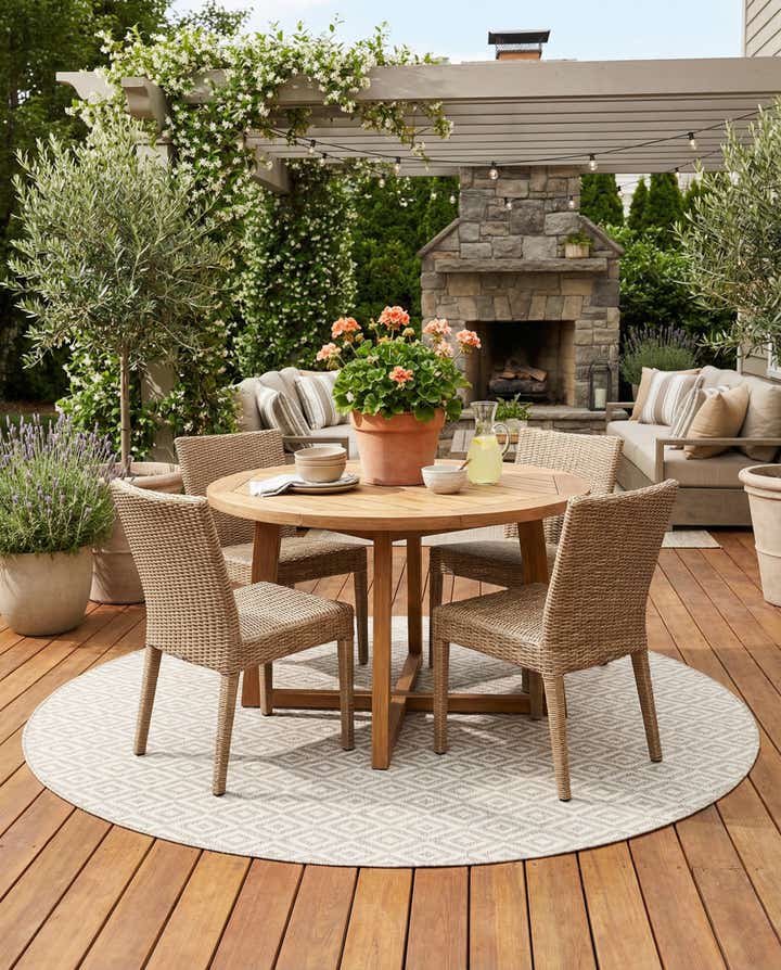 6' 7 x 6' 7 Easy-Clean Jill Zarin Costa Rica Indoor / Outdoor Round Rug