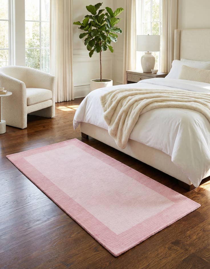 Detail image of 2' 8 x 4' 11 Hand Knotted Darya Wool Rug