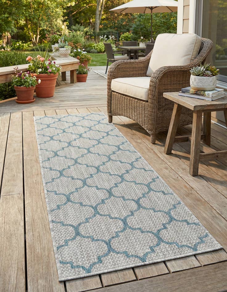 Detail image of 2' x 6' Washable Lattice Indoor / Outdoor Runner Rug