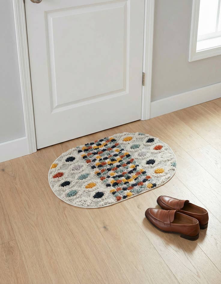 Detail image of 2' x 3' Cherokee Oval Rug