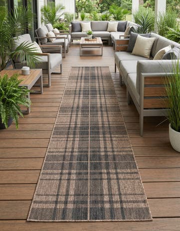 2' 7 x 13' Easy-Clean Checkered Indoor / Outdoor Runner Rug