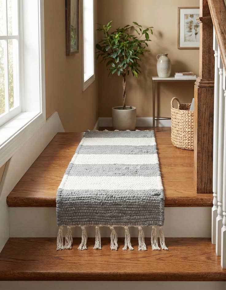 Detail image of 0' 9 x 2' 6  Hand Woven Chindi Rag Stair Rug