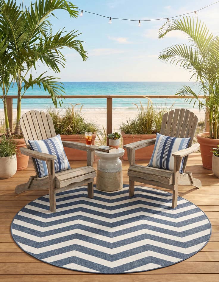 Detail image of 7' x 7' Washable Coastal Indoor / Outdoor Round Rug