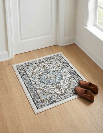 2' x 3' Nyla Rug