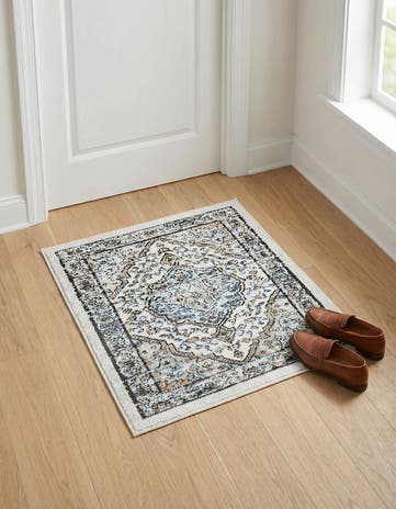 2' x 3' Nyla Rug