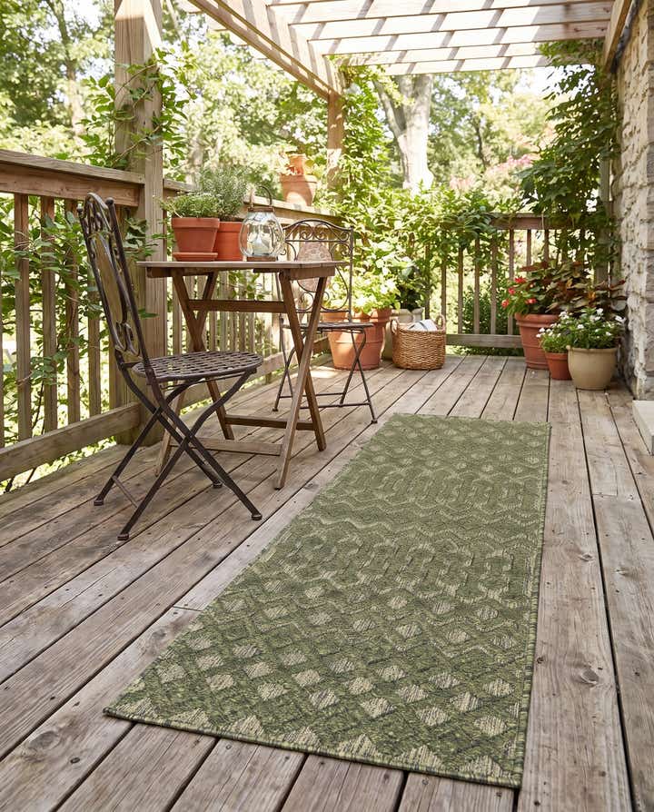 2' x 6' Easy-Clean Trellis Textured Indoor / Outdoor Runner Rug