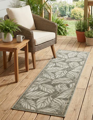 Gray Easy-Clean Botanical Indoor / Outdoor Runner Rug