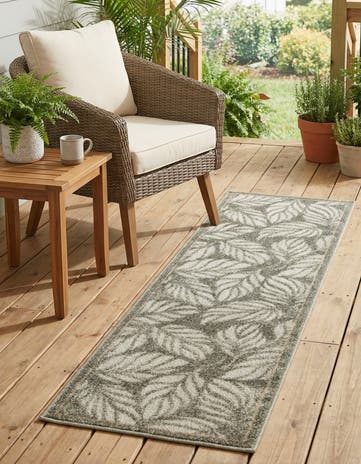 Gray Easy-Clean Botanical Indoor / Outdoor Runner Rug