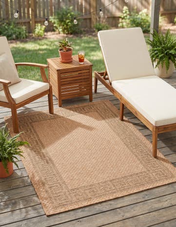 3' 3 x 5' Easy-Clean Border Indoor / Outdoor Rug