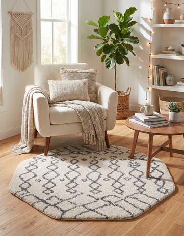 Pure Ivory Moroccan Shag Octagon Rug