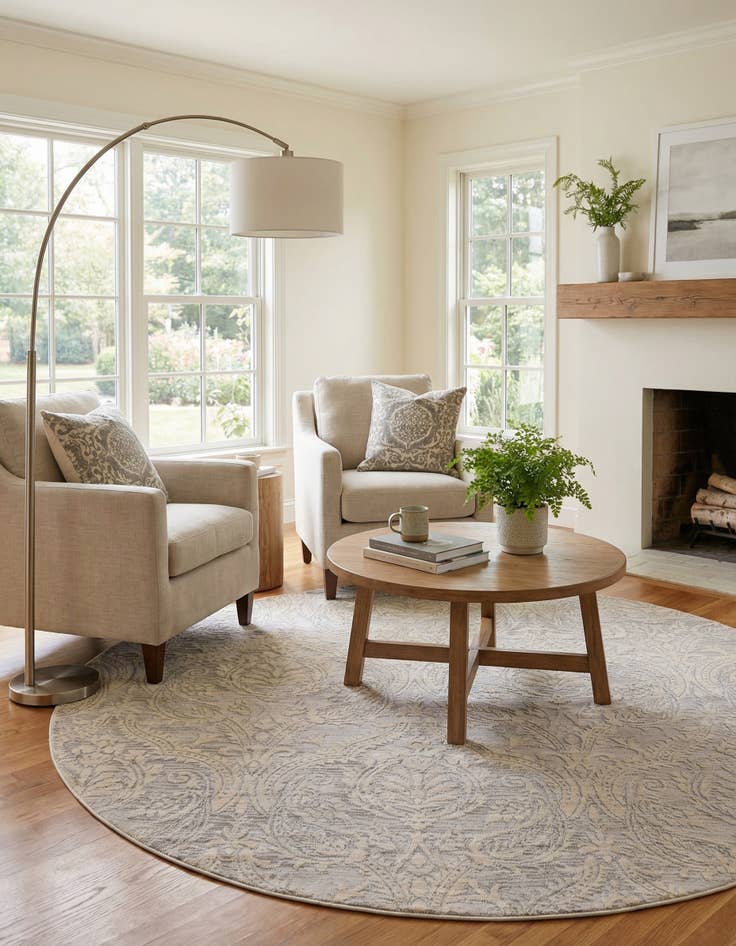 Detail image of 6' x 6' Victoria Round Rug