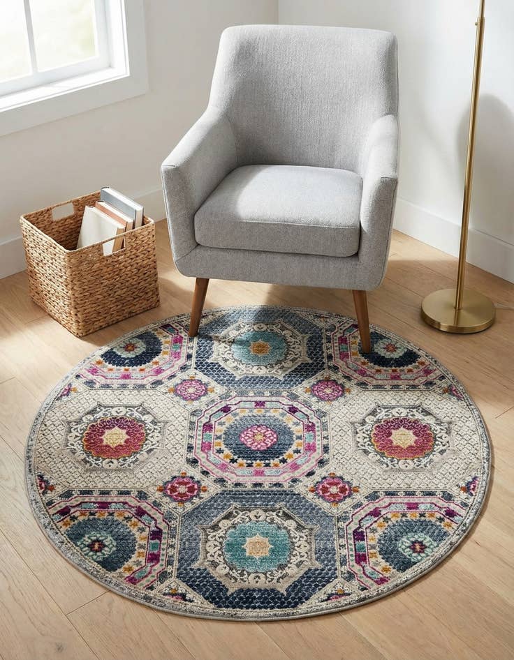 Detail image of 3' 7 x 3' 7 Budapest Round Rug