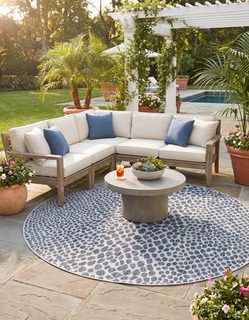 7' x 7' Easy-Clean Jill Zarin Indoor / Outdoor Round Rug