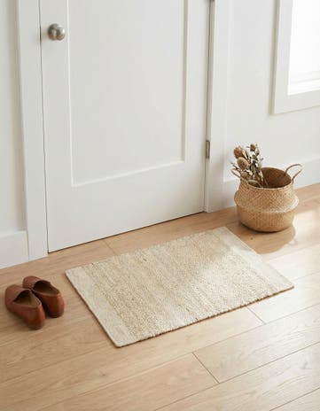 Ivory and White Hand Woven Lariat Rug