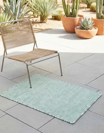 2' 2 x 3' 1 Easy-Clean Jill Zarin Palm Springs Indoor / Outdoor Rug