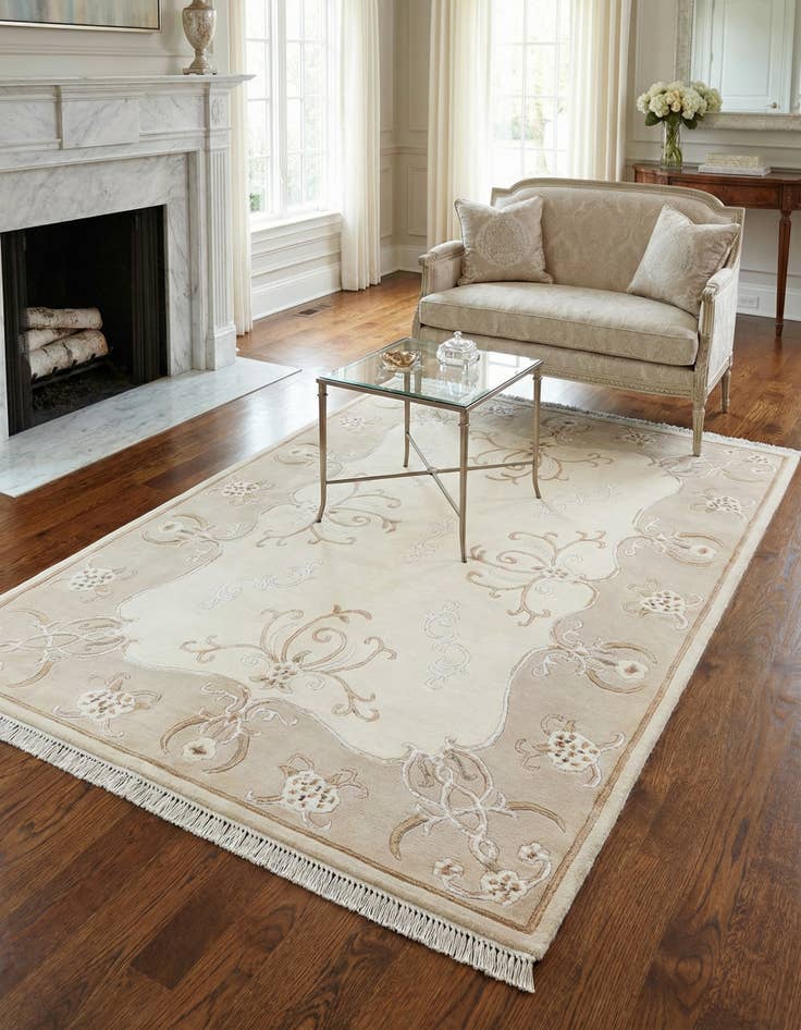 Detail image of 4' 1 x 6' 2 Hand Knotted Darya Rug