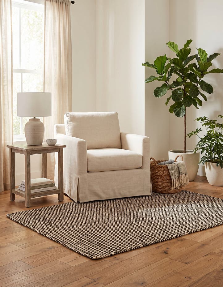 4' 1 x 6' 1 Hand Woven Laurel Handwoven Jute Rug