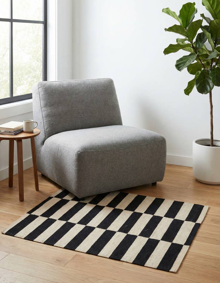 Detail image of 2' 7 x 4' Hand Woven Kilim Modern Wool Rug