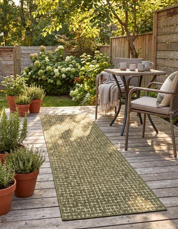 2' x 6' Easy-Clean Checkered Indoor / Outdoor Runner Rug