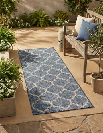 2' x 5' Easy-Clean Lattice Indoor / Outdoor Runner Rug