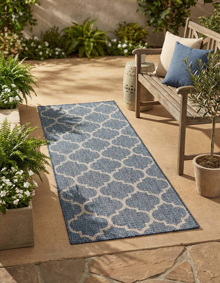 Detail image of  2' x 5'  Washable Lattice Indoor / Outdoor Runner Rug