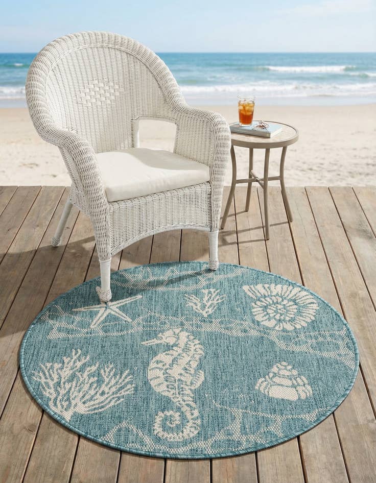 Detail image of 3' x 3'  Washable Coastal Indoor / Outdoor Round Rug