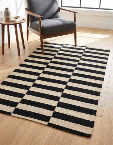3' 5 x 4' 8 Hand Woven Kilim Modern Wool Rug