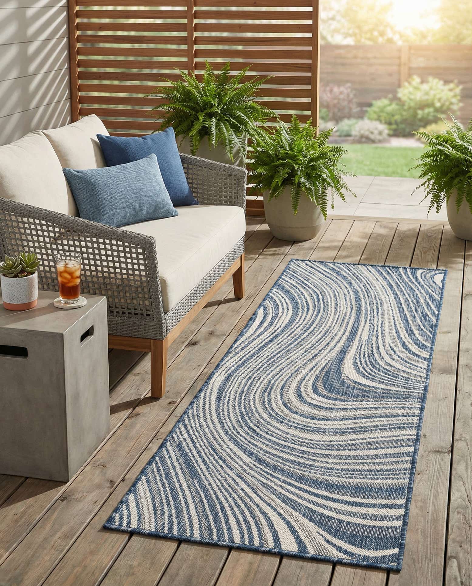 2' x 6' Easy-Clean Modern Indoor / Outdoor Runner Rug
