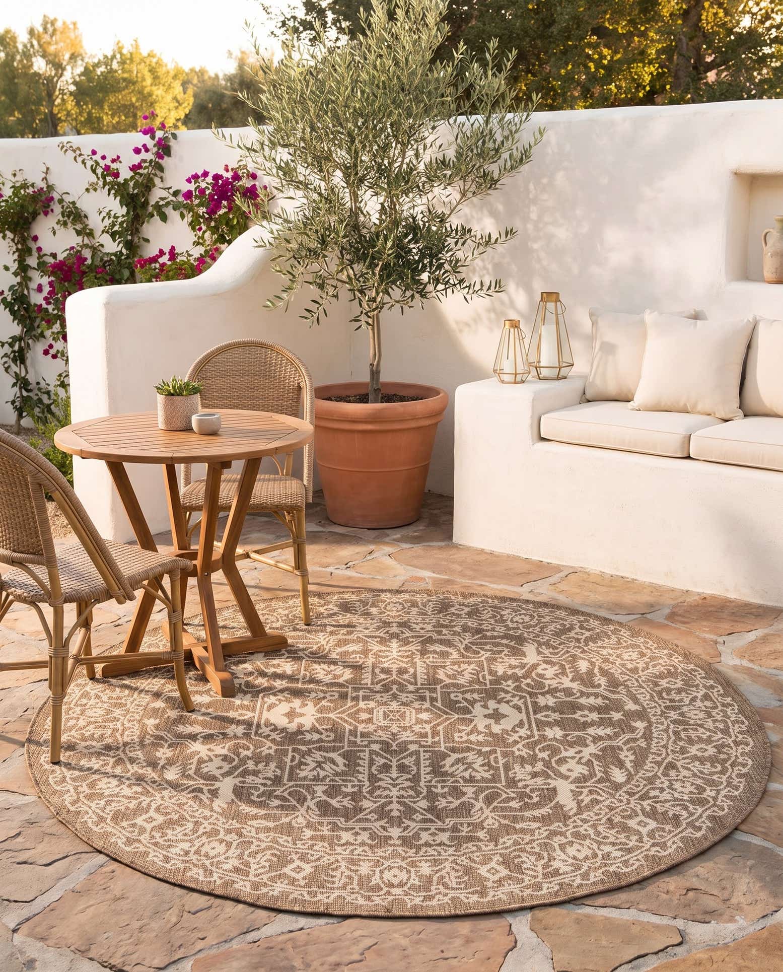 6' x 6' Easy-Clean Botanical Indoor / Outdoor Round Rug