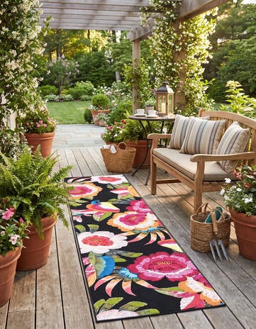 2' 7 x 11' Easy-Clean Botanical Indoor / Outdoor Runner Rug