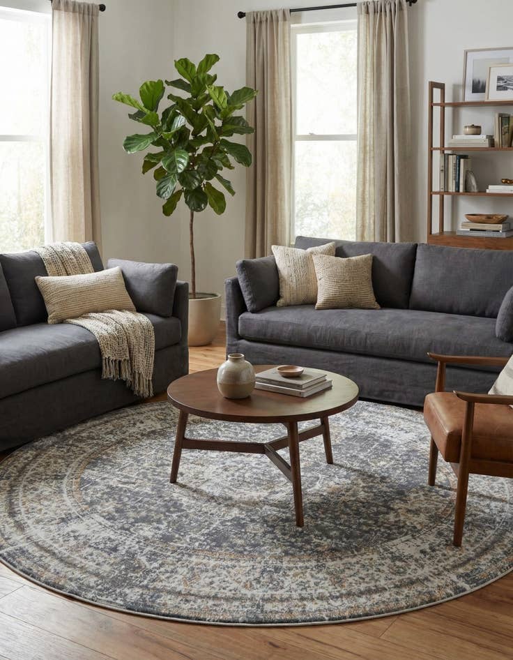 Detail image of 7' x 7' Santiago Round Rug