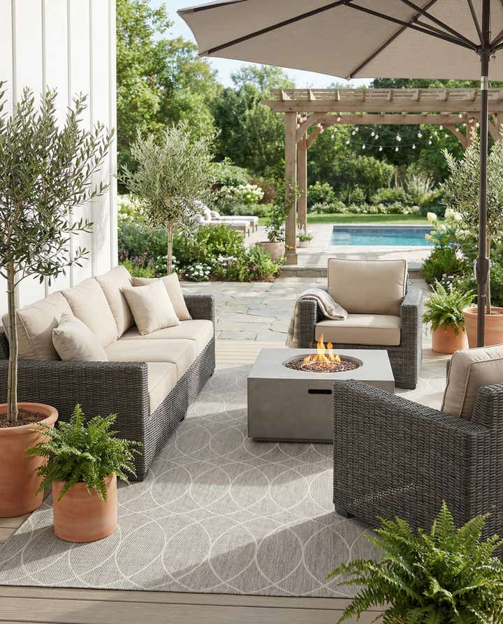 10' x 10' Easy-Clean Lattice Indoor / Outdoor Square Rug