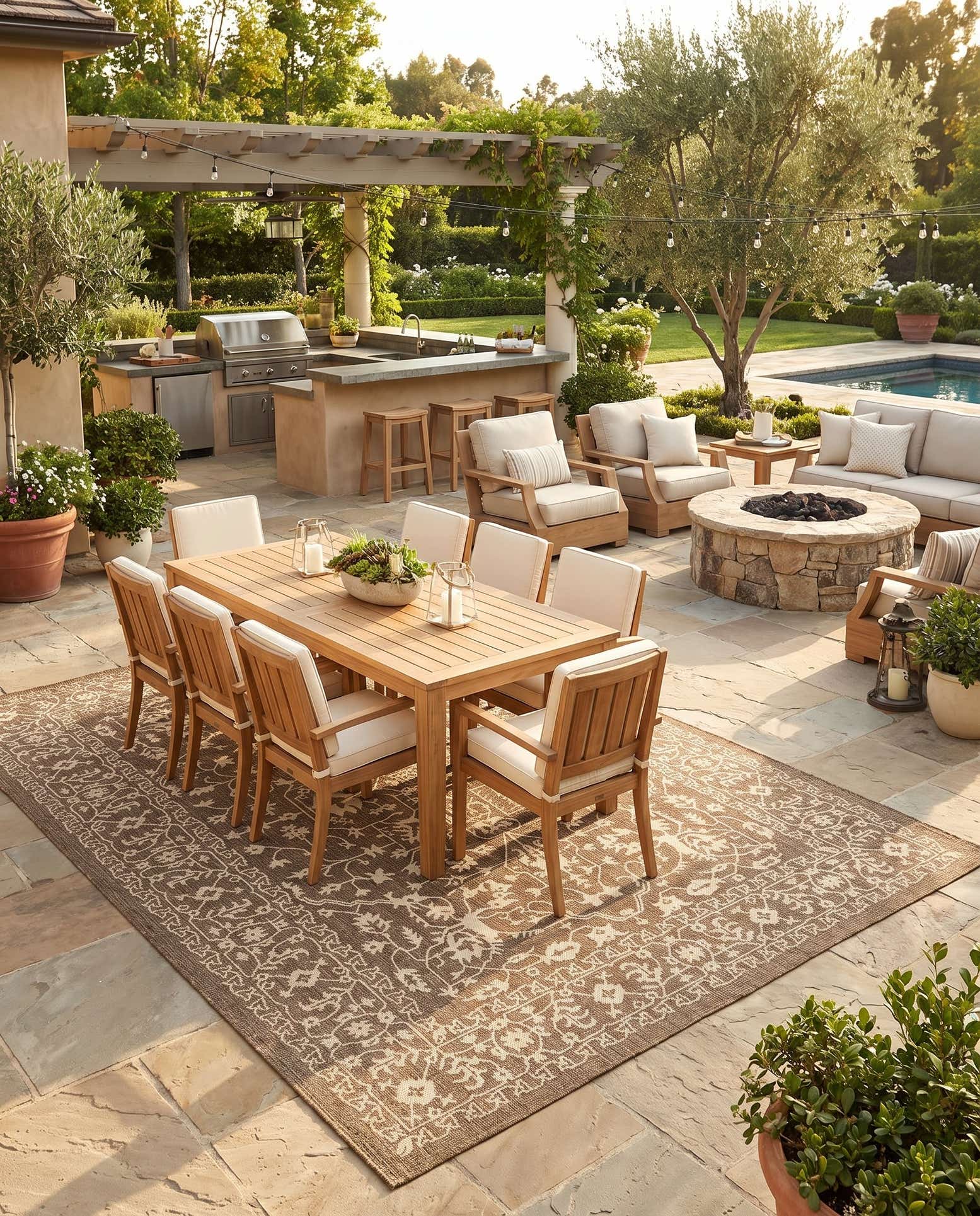 7' x 10' Easy-Clean Botanical Indoor / Outdoor Rug
