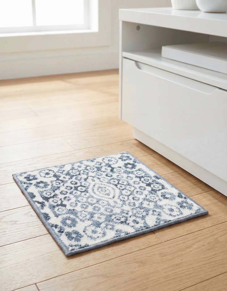 Detail image of 1' 4 x 1' 4 Oxford Sample Rug