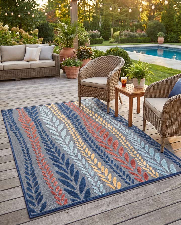 5' x 7' 7 Easy-Clean Indoor / Outdoor Rug