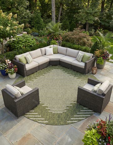 13' x 13' Easy-Clean Modern Indoor / Outdoor Round Rug