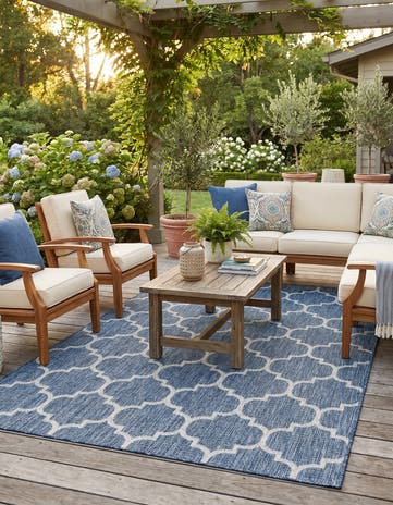 5' 3 x 8' Easy-Clean Lattice Indoor / Outdoor Rug