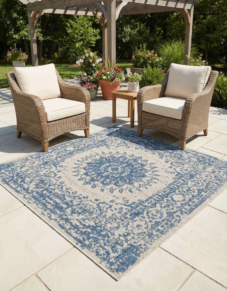 Detail image of 5' 3 x 5' 3 Easy-Clean Traditional Indoor / Outdoor Square Rug