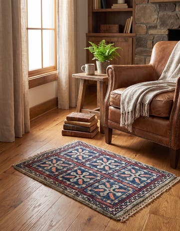 1' 4 x 2' Hand Knotted Ziegler Rug