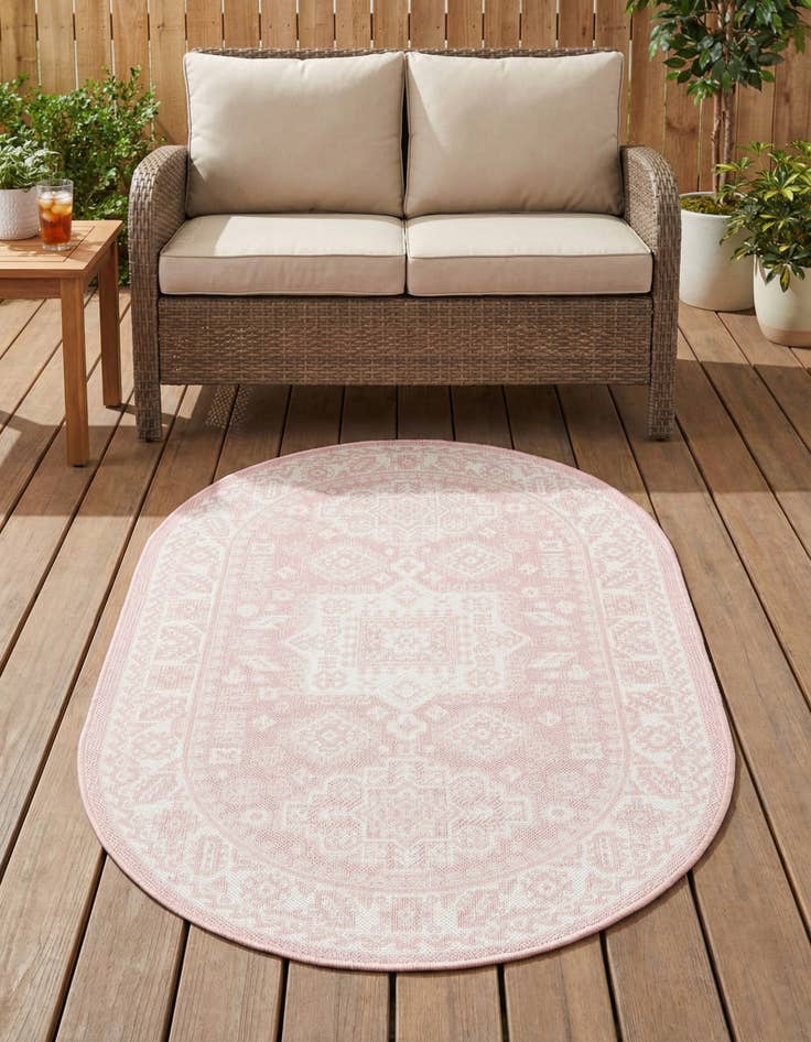 Detail image of 3' x 5' 3  Washable Aztec Indoor / Outdoor Oval Rug