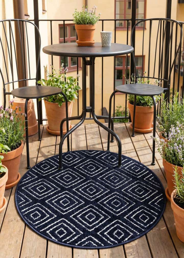 3' x 3' Easy-Clean Sabrina Soto Indoor / Outdoor Round Rug