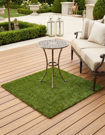 Green Easy-Clean Grass Indoor / Outdoor Square Rug