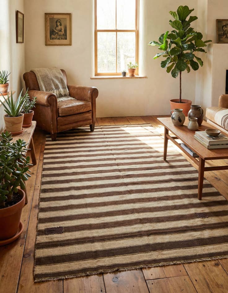 Detail image of 4' 9 x 9' 5 Hand Woven Kilim Fars Wool Rug