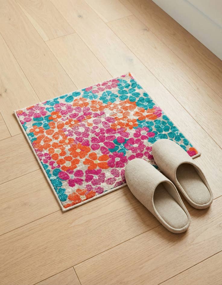 Detail image of 1' 4 x 1' 4 Azalea Sample Rug